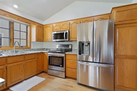 2325 Wight Bay Brooklyn Park MN 55443