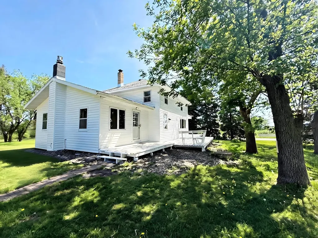 7908 105th Street SW Raymond MN 56282