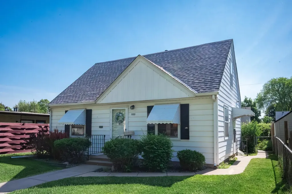 5737 34th Avenue S Minneapolis MN 55417