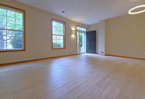 15358 Founders Lane Apple Valley MN 55124