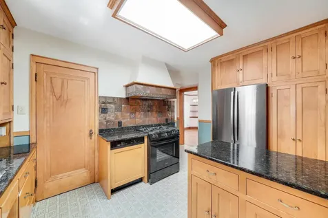 1525 Asbury Street Saint Paul MN 55108
