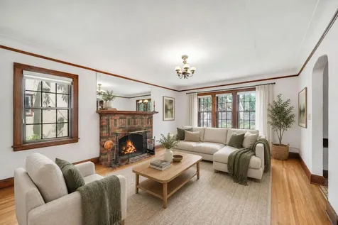 1525 Asbury Street Saint Paul MN 55108