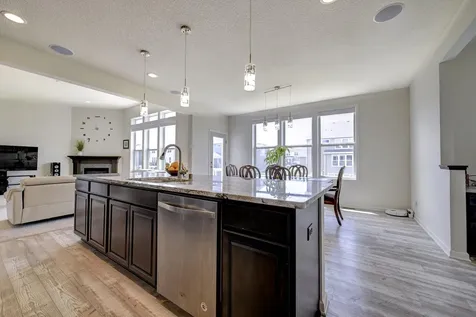 9343 Compass Pointe Road Woodbury MN 55129