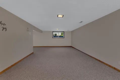 608 26th Avenue SW Willmar MN 56201