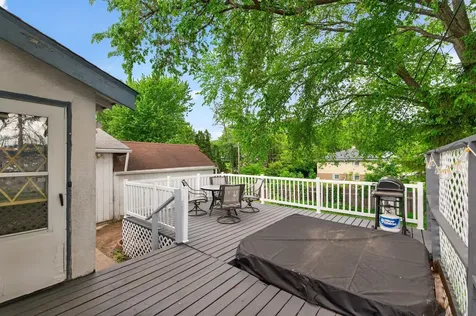 2719 16th Avenue E North Saint Paul MN 55109