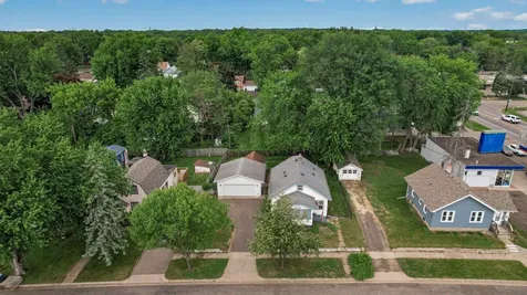 2719 16th Avenue E North Saint Paul MN 55109
