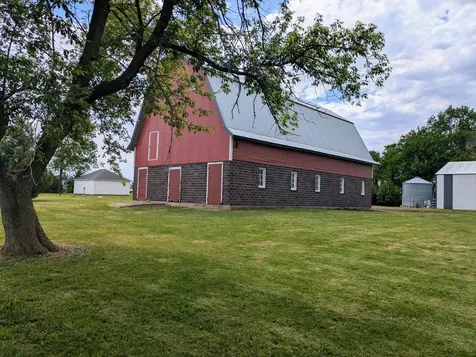 27600 County Road 18 Comfrey MN 56019