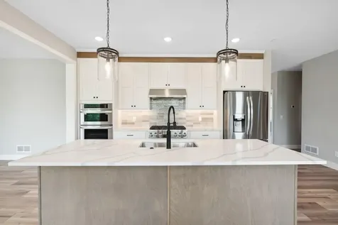 4986 Dodd Road Eagan MN 55123