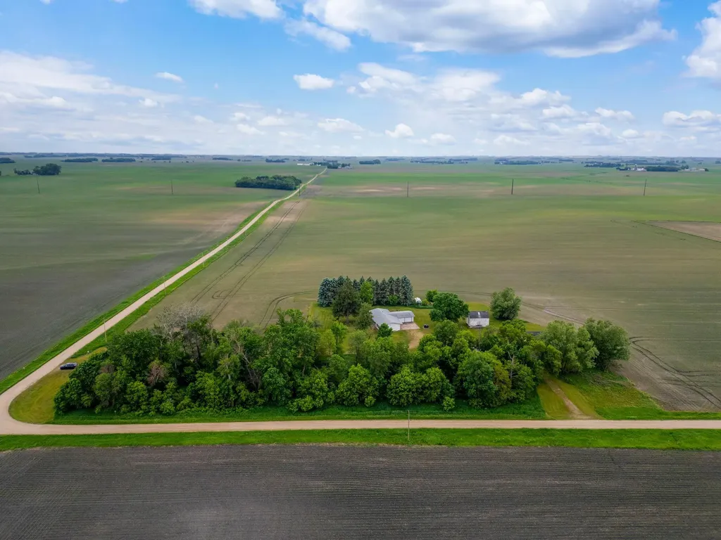25975 630th Avenue Alden MN 56009
