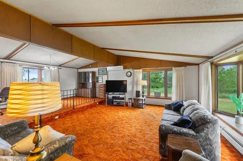 25975 630th Avenue Alden MN 56009
