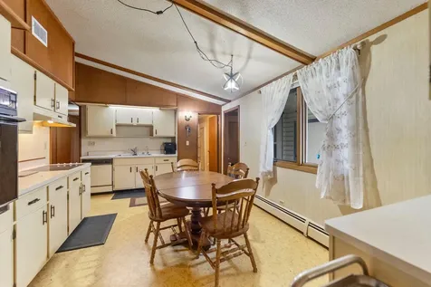 25975 630th Avenue Alden MN 56009