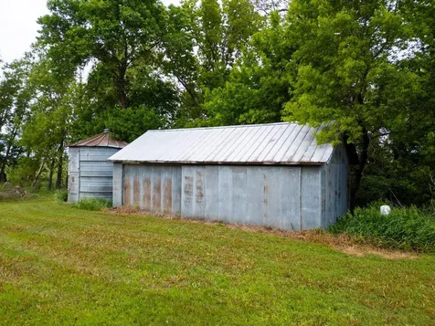 25975 630th Avenue Alden MN 56009