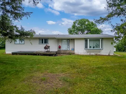 25975 630th Avenue Alden MN 56009