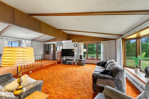 25975 630th Avenue Alden MN 56009