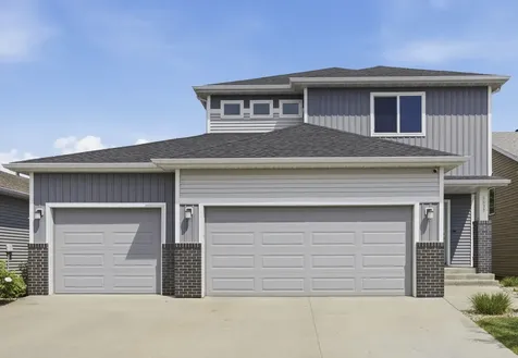 5537 38th Avenue S Fargo ND 58104