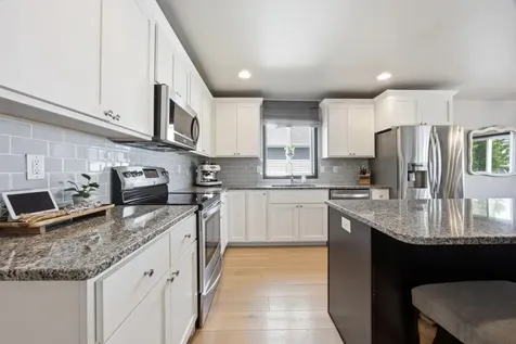 5537 38th Avenue S Fargo ND 58104