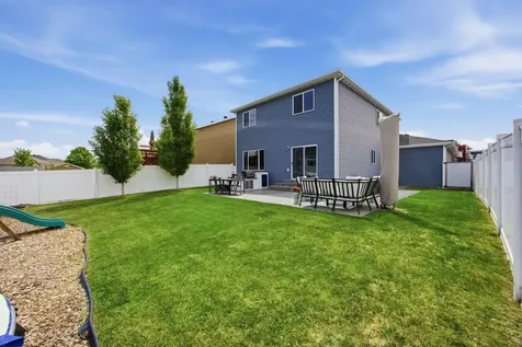 5537 38th Avenue S Fargo ND 58104