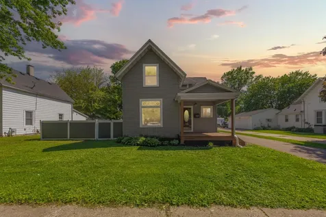 727 Division Street W Faribault MN 55021