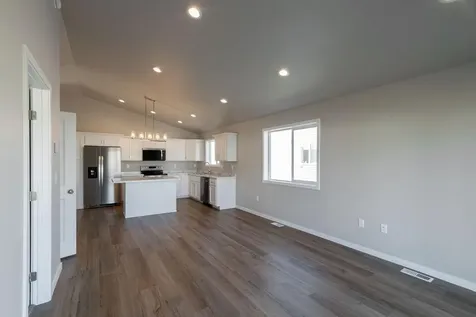 6211 87th Avenue S Horace ND 58047