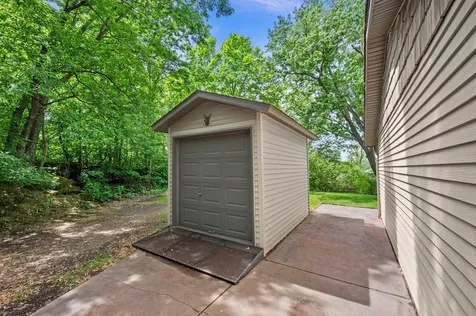 6757 Newcomb Avenue NW Annandale MN 55302