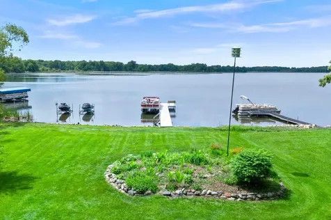 6757 Newcomb Avenue NW Annandale MN 55302