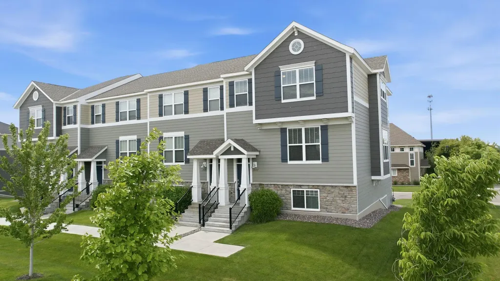7077 Rice Creek Place NE Fridley MN 55432