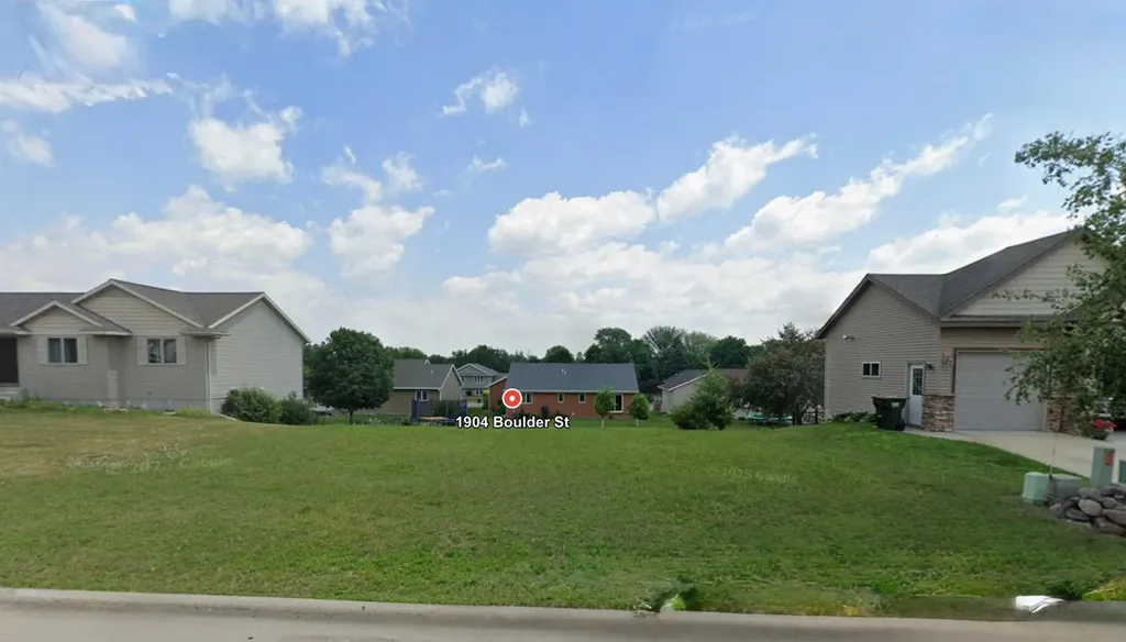 1904 Boulder Street Saint Peter MN 56082