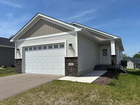 441 Grant Avenue SE Hutchinson MN 55350