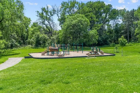 4222 Bridgewood Terrace Vadnais Heights MN 55127