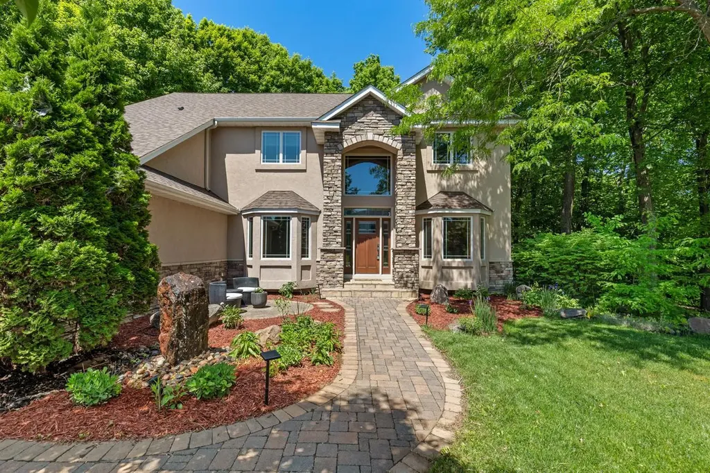 1228 Wildwood Way Chaska MN 55318