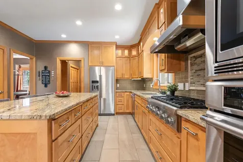 1228 Wildwood Way Chaska MN 55318