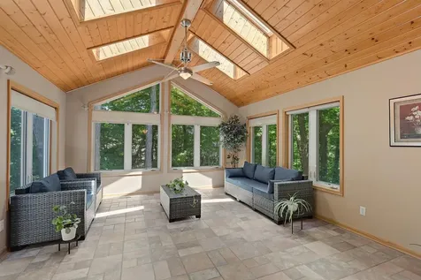 1228 Wildwood Way Chaska MN 55318