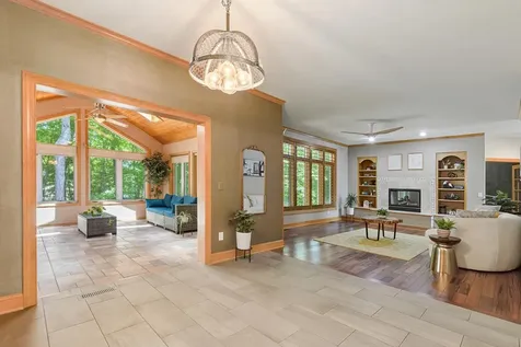 1228 Wildwood Way Chaska MN 55318