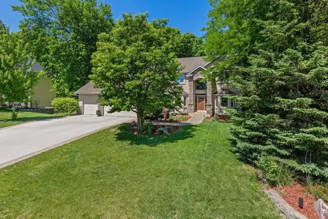 1228 Wildwood Way Chaska MN 55318