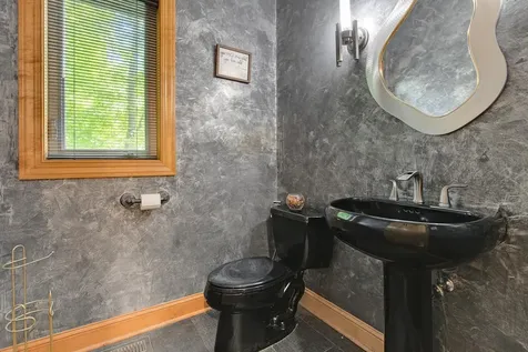 1228 Wildwood Way Chaska MN 55318