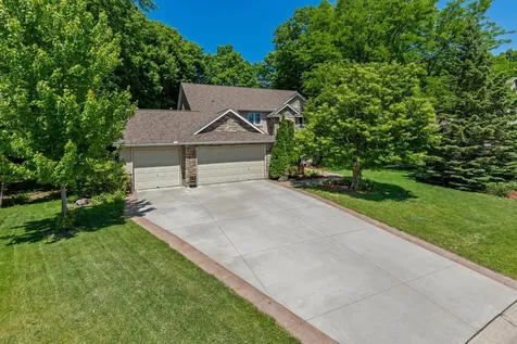 1228 Wildwood Way Chaska MN 55318