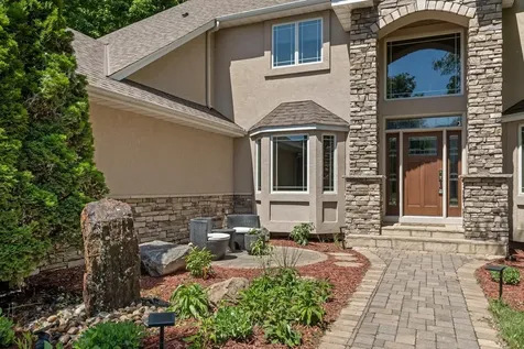 1228 Wildwood Way Chaska MN 55318