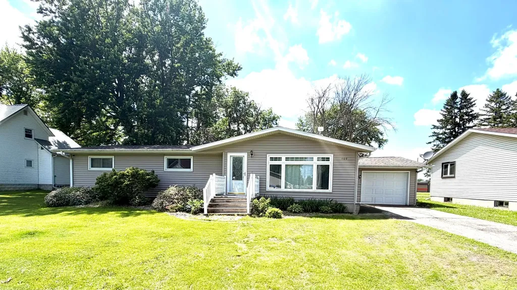 409 3rd Street NE Grand Meadow MN 55936
