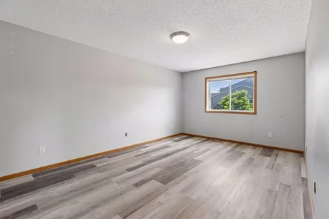 670 Kingfisher Lane Woodbury MN 55125