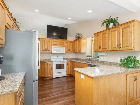 15930 38th Avenue N Plymouth MN 55446