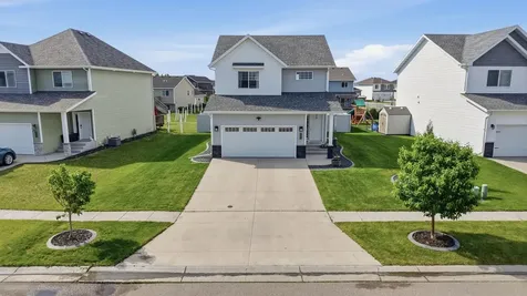 829 Cathy Drive W West Fargo ND 58078