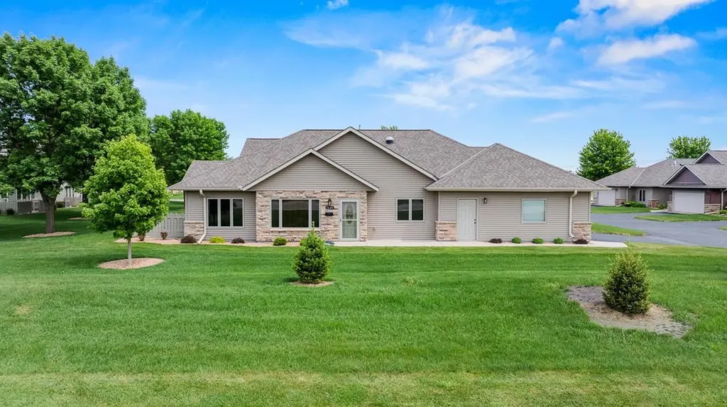 1626 Thunderbird Road Marshall MN 56258