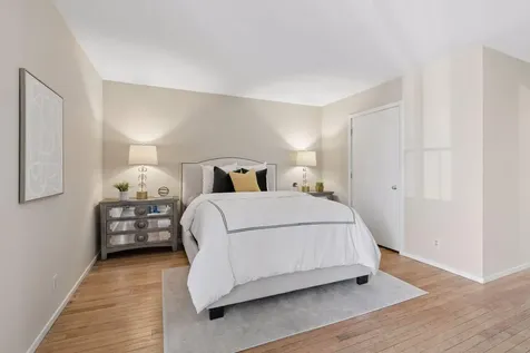 6433 Barrie Road Edina MN 55435