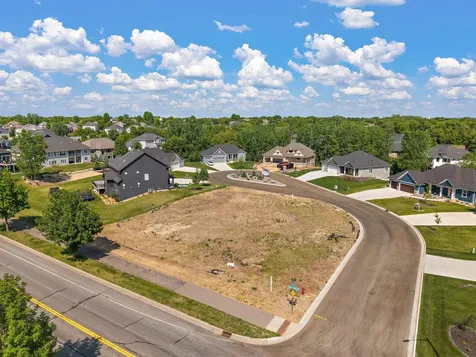 1782 Brandlewood Court Hastings MN 55033