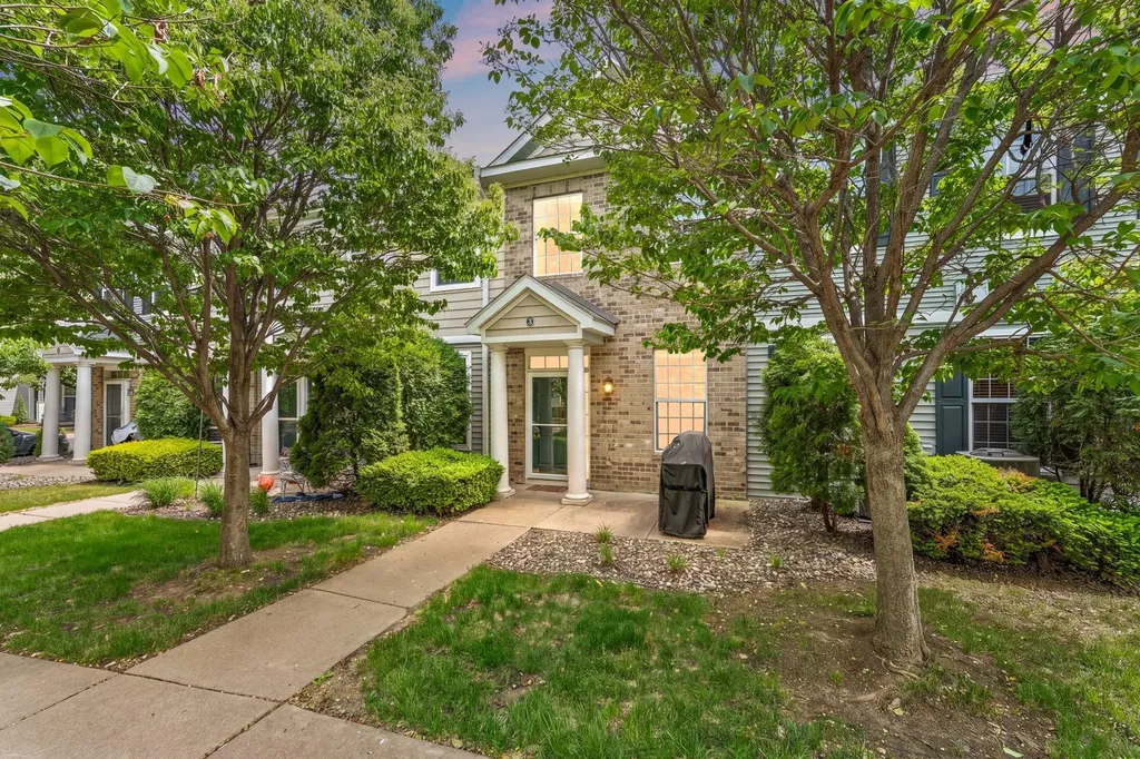 1610 Woodlynn Avenue Maplewood MN 55109