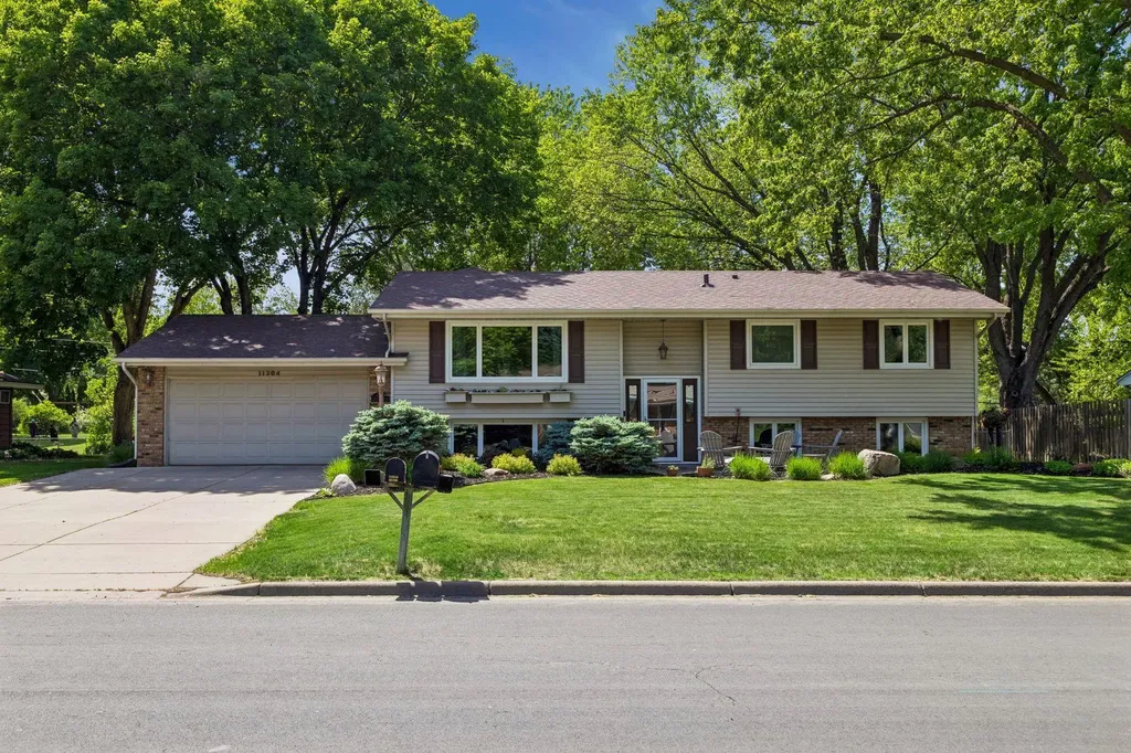 11304 19th Avenue S Burnsville MN 55337