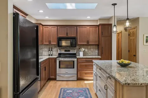 11304 19th Avenue S Burnsville MN 55337