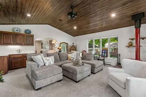 11304 19th Avenue S Burnsville MN 55337