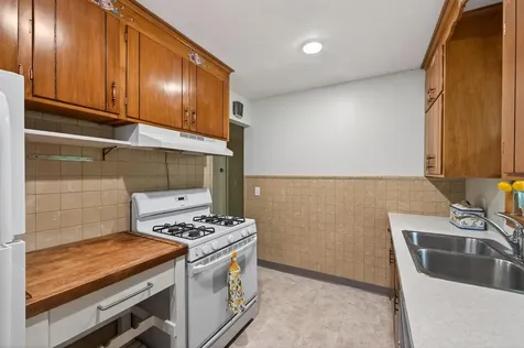 6102 Hampshire Avenue N Crystal MN 55428