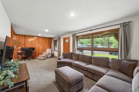 6102 Hampshire Avenue N Crystal MN 55428